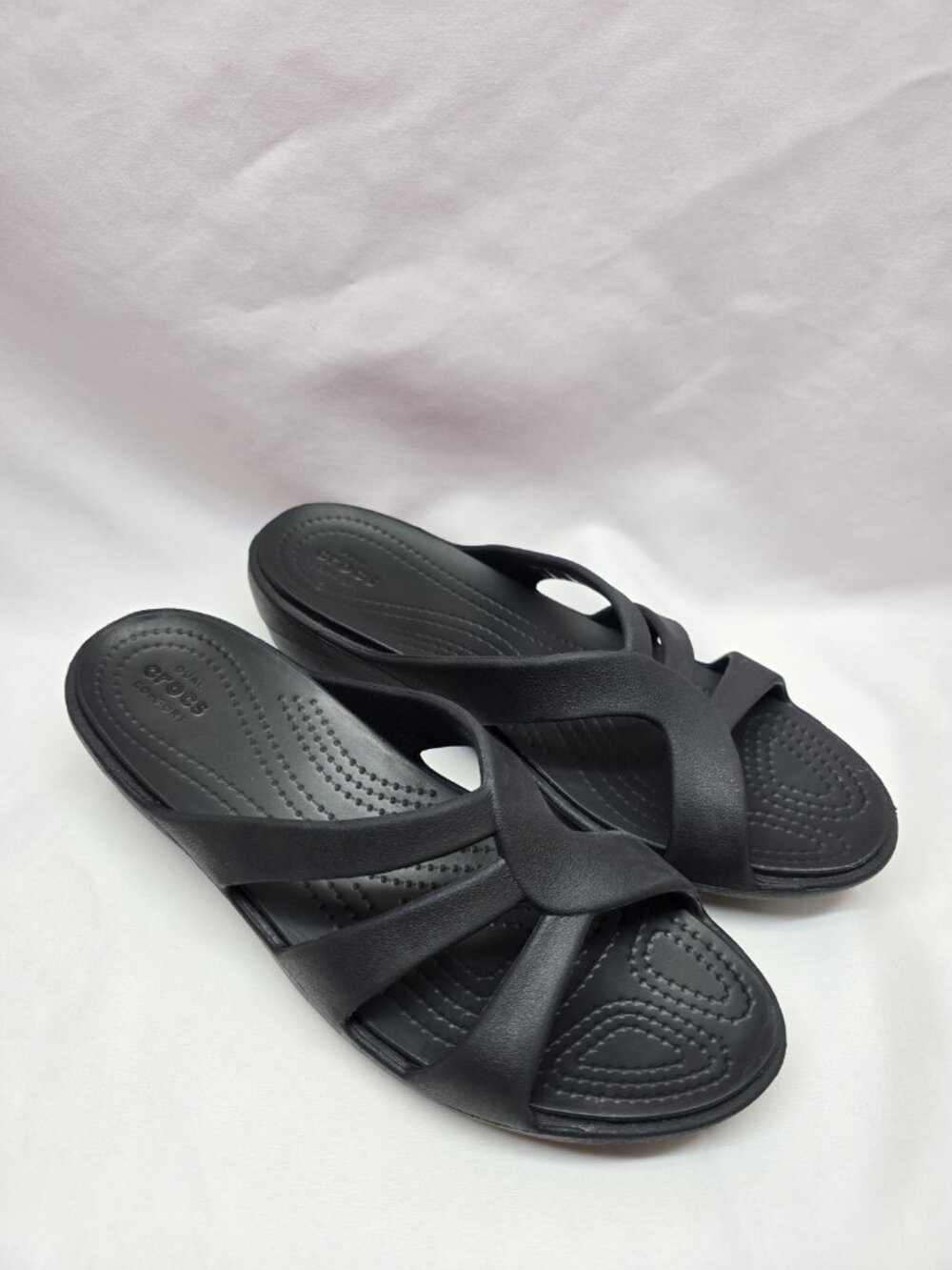 Crocs Women's Sanrah Mini Wedge Strappy Sandals Black Size 7 Sandals Lightweight